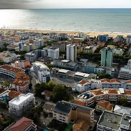 Sea View Escape At Lido Dei Pini Apartament